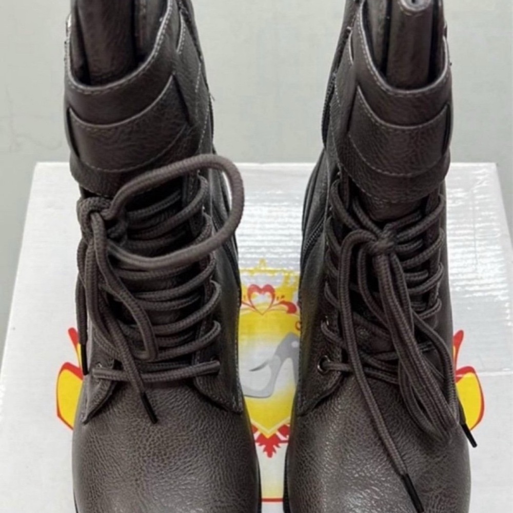 Women's Lace-Up Ankle Boots